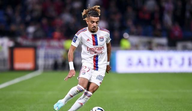 爱游戏官方链接-法甲清晨走向成谜；浙江队状态回暖；球迷炸锅；轮换策略成焦点(法甲里昂球迷骚乱重赛)