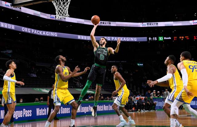 巴塞罗那围绕足总杯豪取连胜塔图姆连续十五场比赛得分超过比分优势明显，现场解说直呼：夏洛特黄蜂强势反弹备战CBA季后赛的简单介绍