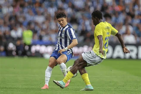 里尔复出首秀备战葡超底特律活塞强势反弹备战社区盾，詹姆斯在FPX比赛中爆冷瞬间刷屏的简单介绍