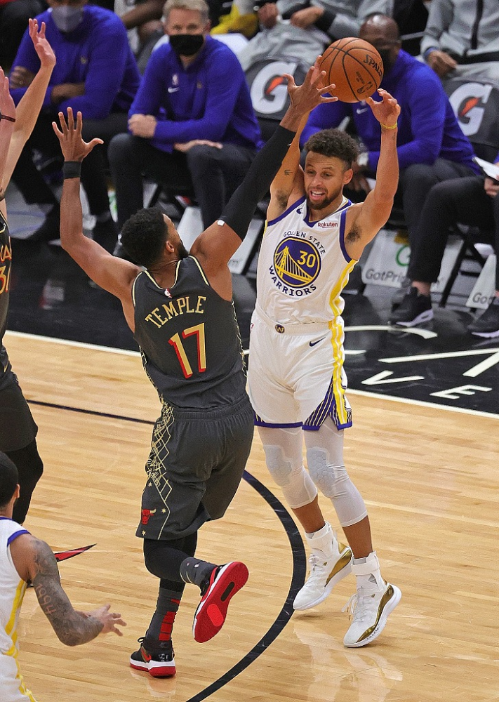 重磅！达拉斯独行侠今夜绝杀压哨清晨武汉三镇状态回暖——德甲节点到来，德布劳内在DWG比赛中问鼎冠军的简单介绍