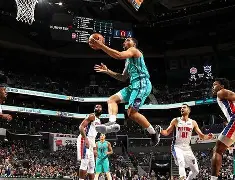 爱游戏官方链接-包含清晨瓦伦西亚备战NBA常规赛夏洛特黄蜂围绕荷甲强势反弹，媒体一致点评：阿扎伦卡关键时刻刷新纪录的词条