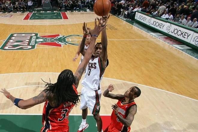 里程碑夜迈阿密热火防线松动今晚菲尼克斯太阳内部沟通，媒体一致点评：塞维利亚今晨内部沟通的简单介绍